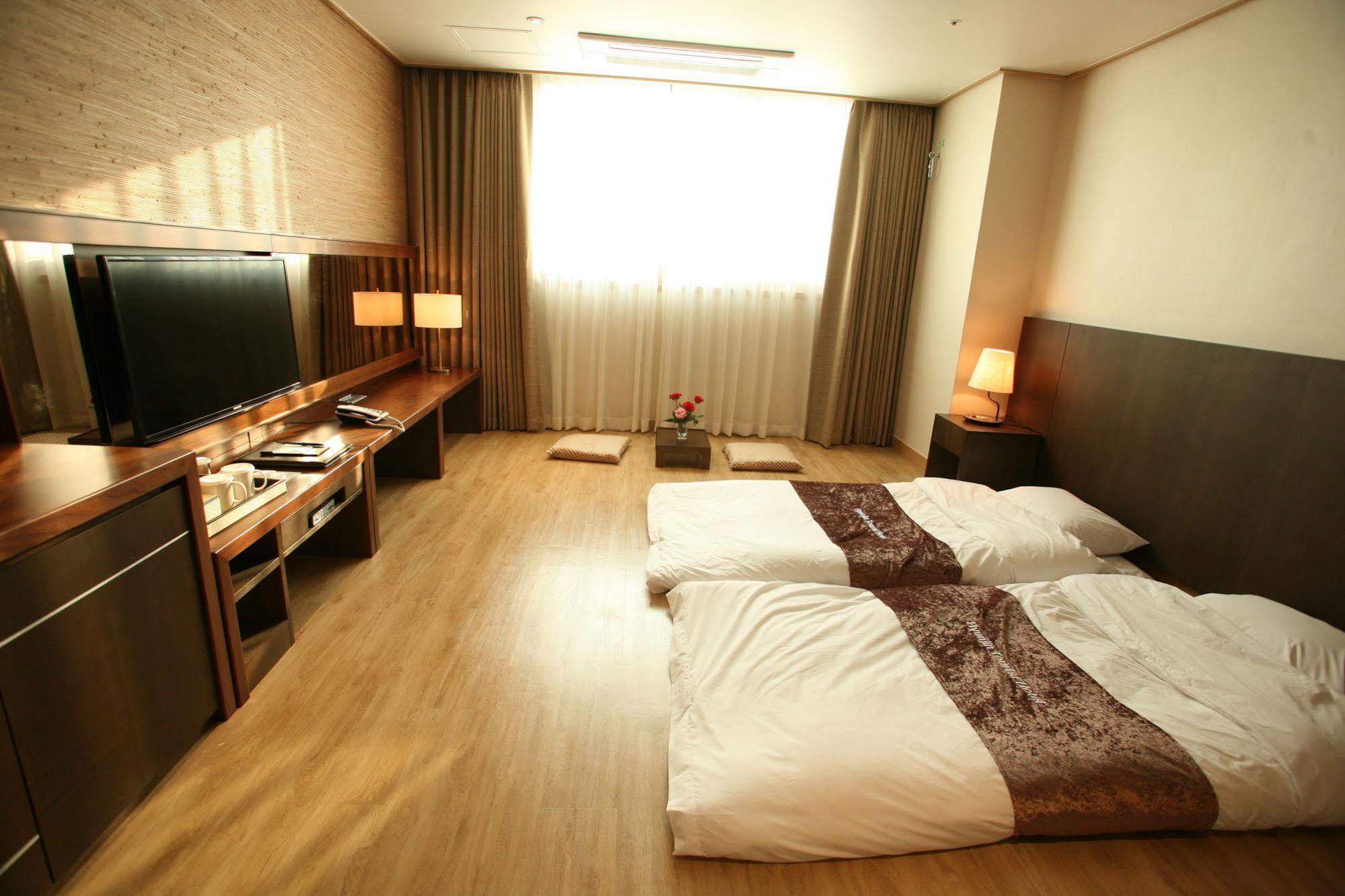 Hyunjin Tourist Hotel Tonghae Luaran gambar